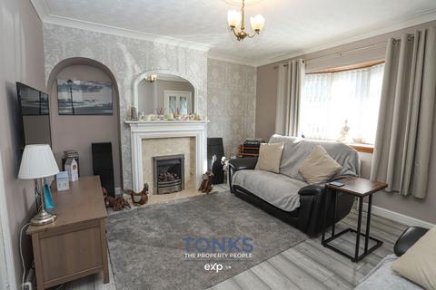 3 bedroom terraced house for sale, Highfield Crescent, Halesowen B63