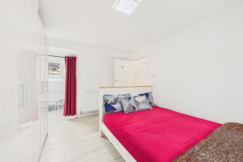 2 bedroom semi-detached house for sale, Cedars Green, Low Fell, Gateshead, NE9
