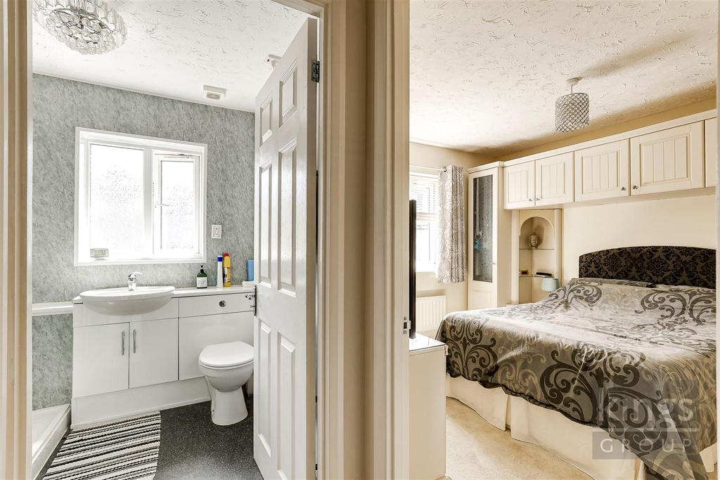 Bathroom Bedroom.jpg