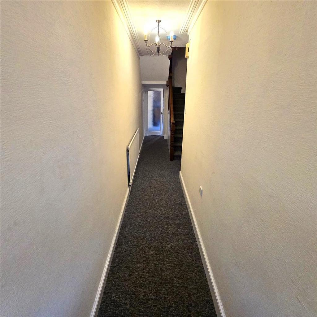 Entrance hallway1.jpg