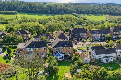 4 bedroom detached house for sale, Fairlight Road, Hastings
