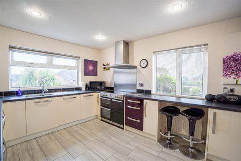 4 bedroom detached house for sale, Fairlight Road, Hastings