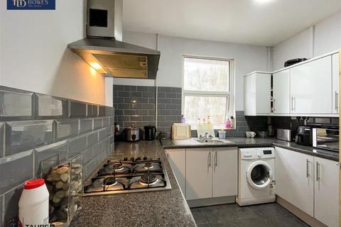 4 bedroom terraced house for sale, Pugsley Street, Newport NP20