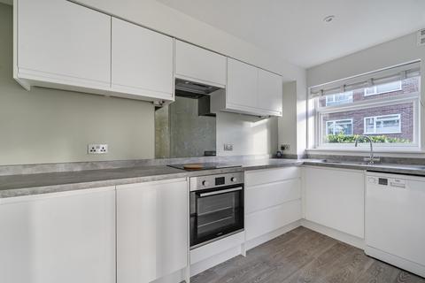 undefined, Dean Court, Godalming GU7
