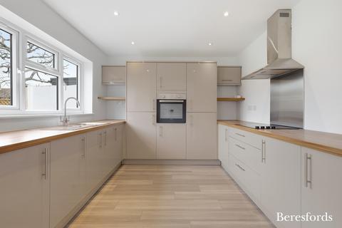 4 bedroom semi-detached house for sale, Rayleigh Road, Hutton, CM13