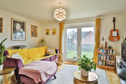 3 bedroom semi-detached house for sale, Hindscarth Way, LEEDS