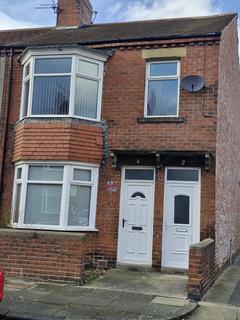 3 bedroom flat to rent, Emlyn Road South Shields NE34 0PG