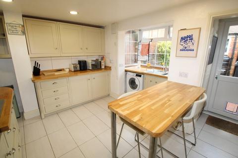 2 bedroom cottage for sale, Church Street, Lutterworth LE17