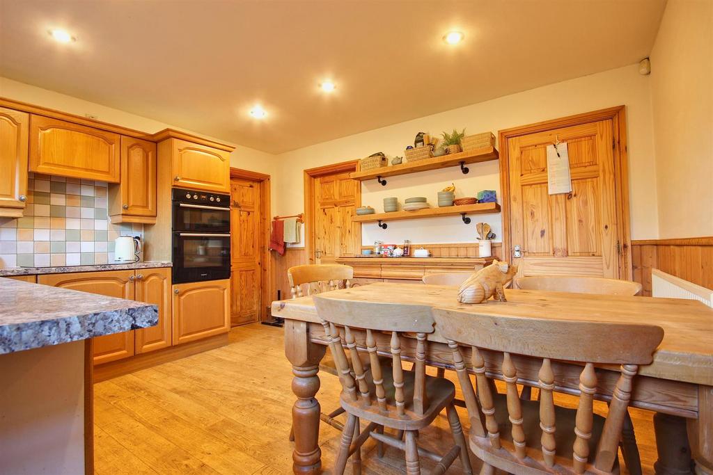 Dining kitchen