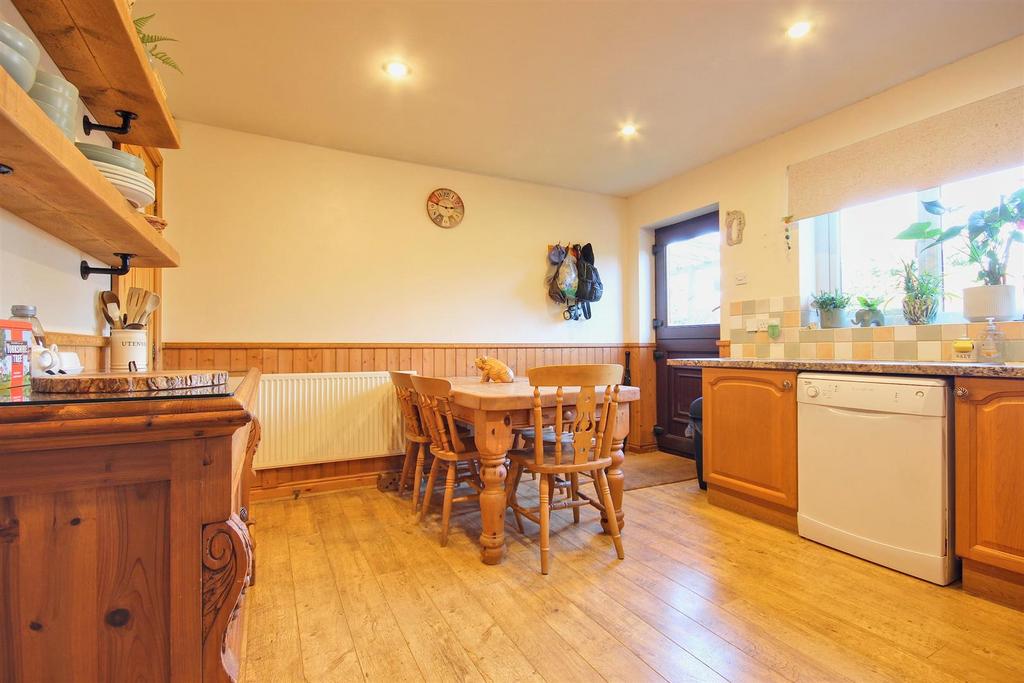Dining kitchen