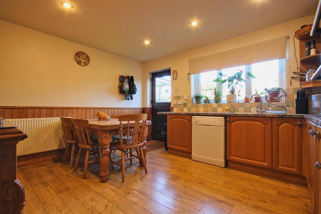 Dining kitchen
