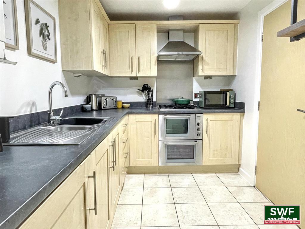 Kitchen1.jpg