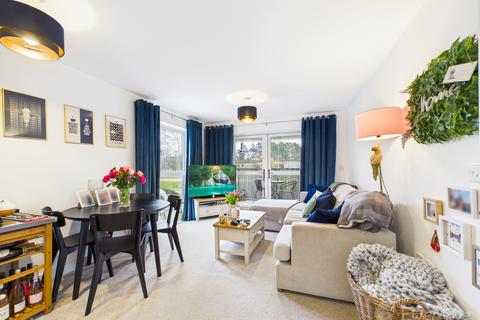 2 bedroom ground floor flat for sale, Douglas Court Douglas Drive, Bordon, Hampshire, GU35