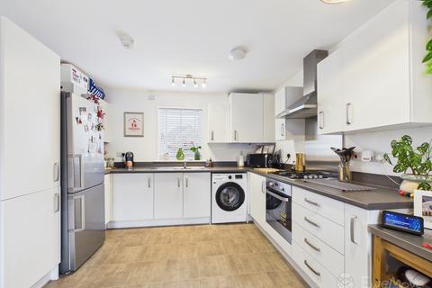 2 bedroom ground floor flat for sale, Douglas Court Douglas Drive, Bordon, Hampshire, GU35