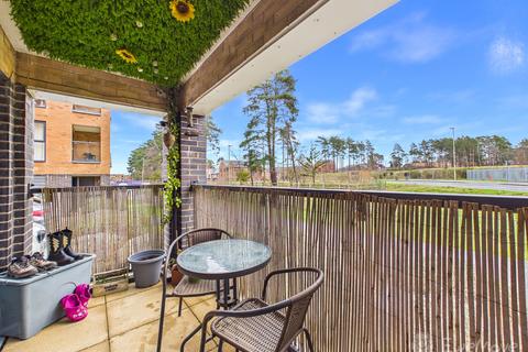 2 bedroom ground floor flat for sale, Douglas Court Douglas Drive, Bordon, Hampshire, GU35