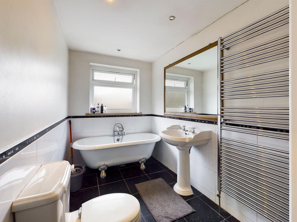 Bathroom B side