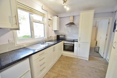 4 bedroom semi-detached house to rent, Stanmore