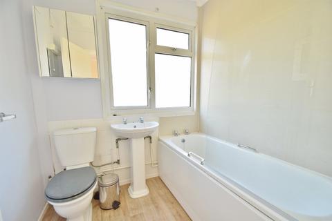 4 bedroom semi-detached house to rent, Stanmore