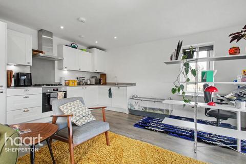 1 bedroom apartment for sale, Garrett Crescent, Ottershaw