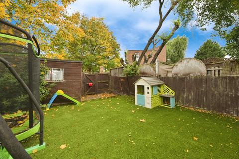 3 bedroom terraced house for sale, Amwell Court, Waltham Abbey
