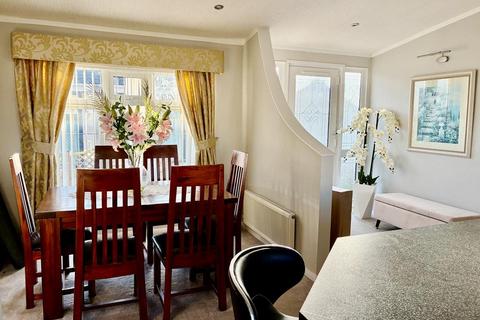undefined, Pirton Close, Leadons Park, Broadway