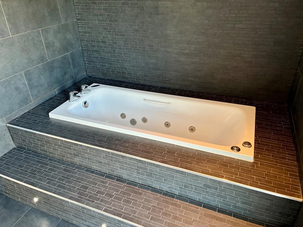 Jacuzzi Bath.JPEG