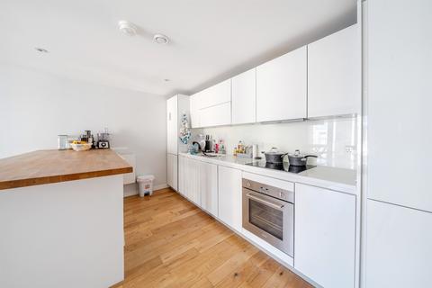 2 bedroom apartment for sale, Eythorne Road, London