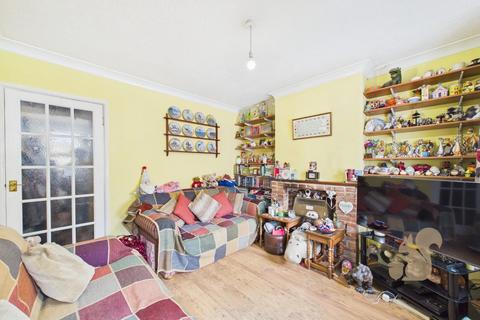 2 bedroom semi-detached house for sale, Canterbury Road, Colchester