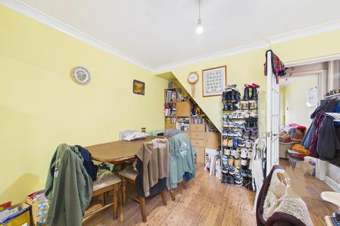 2 bedroom semi-detached house for sale, Canterbury Road, Colchester