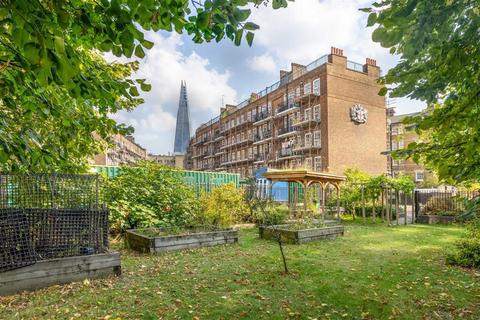 4 bedroom flat to rent, Sumner Street, London SE1