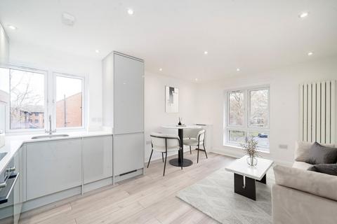 2 bedroom flat for sale, Claremont Grove, London W4