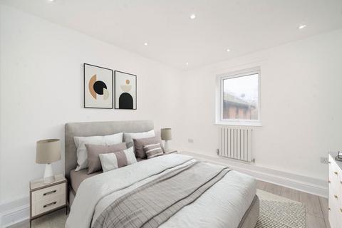 2 bedroom flat for sale, Claremont Grove, London W4