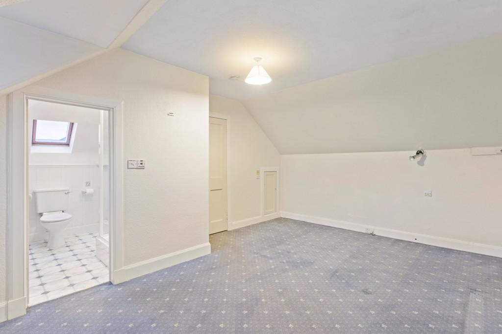Double bedroom 1 of 40 Craigs Crescent