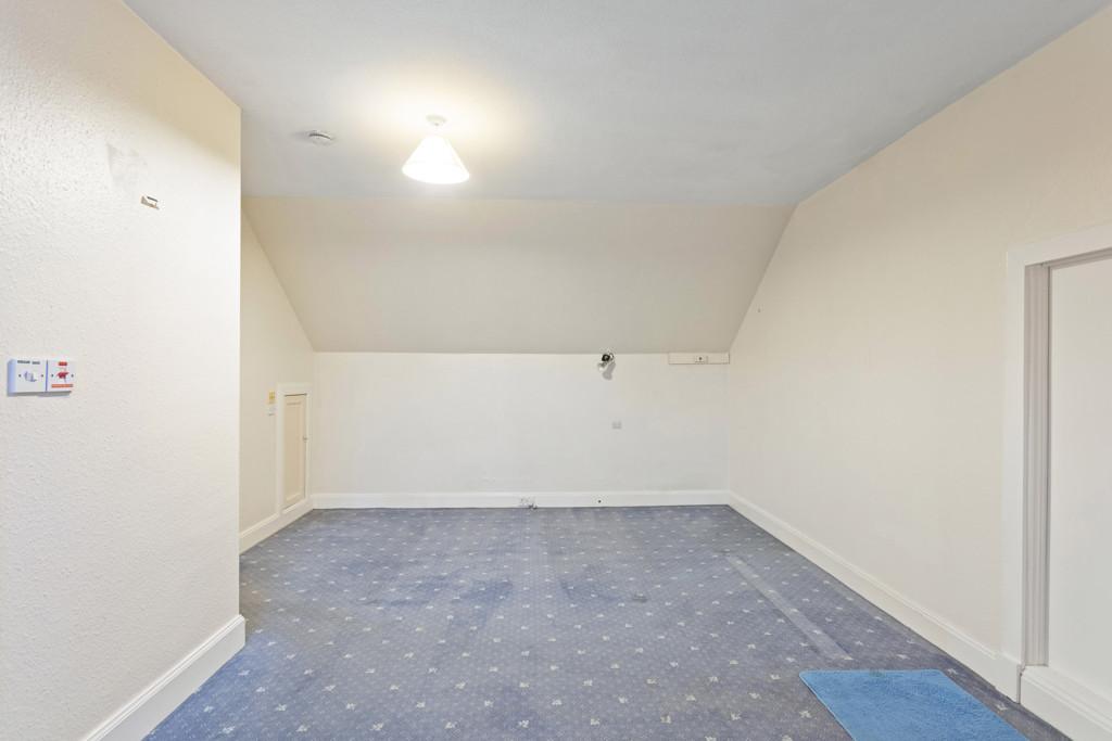 Double bedroom 1 of 40 Craigs Crescent
