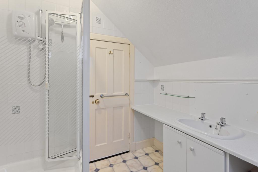 En suite shower room of 40 Craigs Crescent
