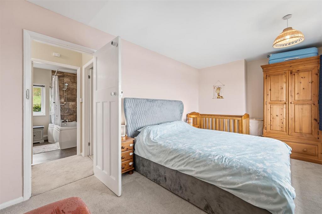 Bedroom One to landing.jpg