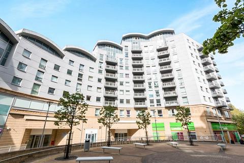 2 bedroom flat to rent, Crown Heights Alencon Link, Hampshire RG21