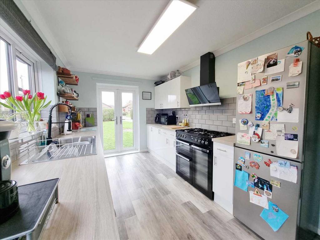 Kitchen: