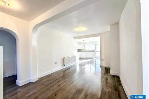 undefined, The Highlands, Edgware