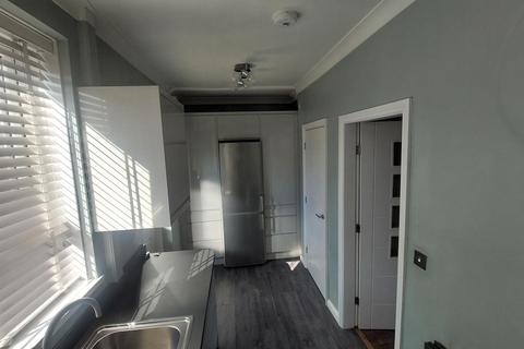 2 bedroom semi-detached house to rent, Courtfield Road, Newcastle upon Tyne NE6