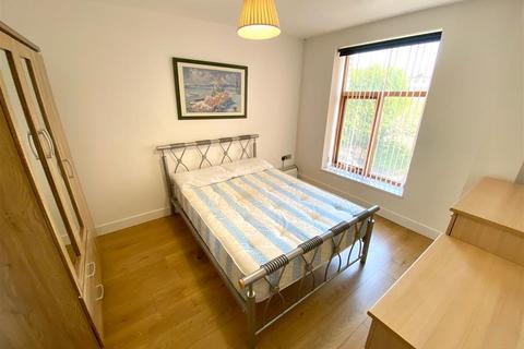 2 bedroom apartment to rent, Bay Hall Common Road, HUDDERSFIELD