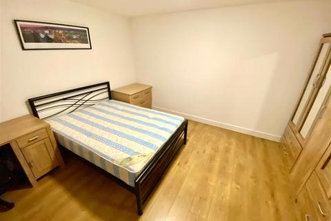 2 bedroom apartment to rent, Bay Hall Common Road, HUDDERSFIELD