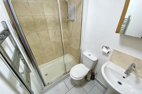2 bedroom apartment to rent, Bay Hall Common Road, HUDDERSFIELD
