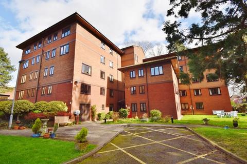 2 bedroom retirement property for sale, Windsor Court, Westbury Lodge Close, Pinner HA5