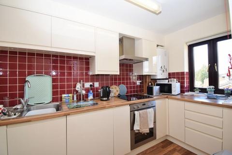 2 bedroom retirement property for sale, Windsor Court, Westbury Lodge Close, Pinner HA5