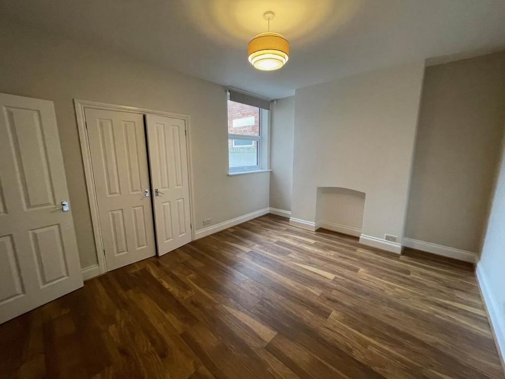 Clifton 77 f1 bed 1