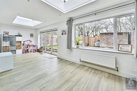 undefined, Watlow Gardens, Buckinghamshire MK18