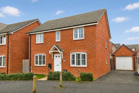 4 bedroom detached house for sale, Hare Edge Drive, Oakwood, DE21