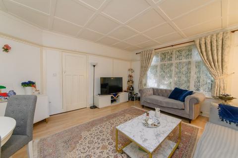 2 bedroom flat for sale, ALYTH GARDENS, LONDON, NW11