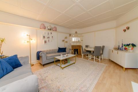2 bedroom flat for sale, ALYTH GARDENS, LONDON, NW11